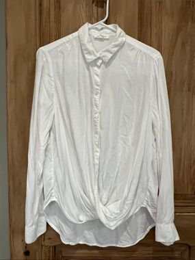 beachlunchlounge White Twisted Front Button-Down Blouse